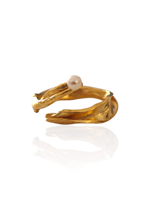 Peplos Pearl Wrap Ring