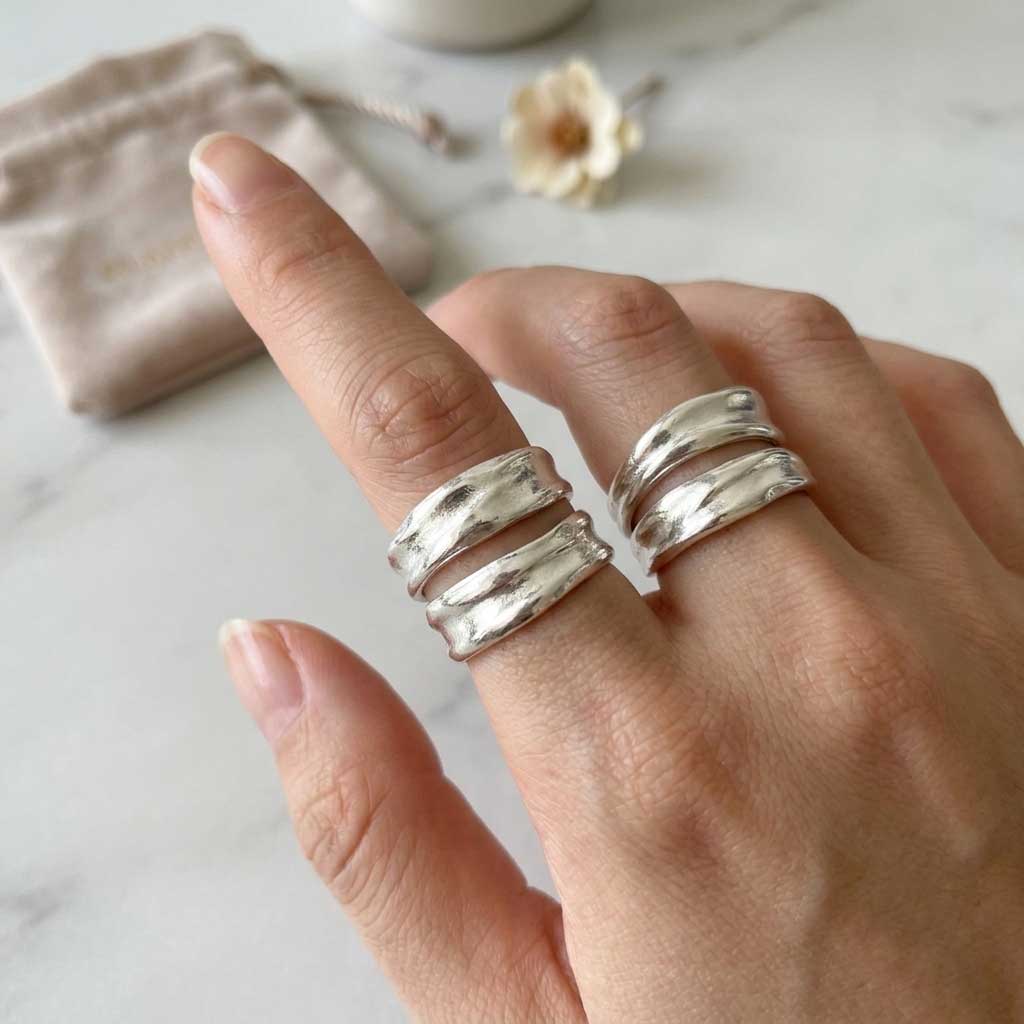 Hnadmde Peplos silver drape ring by Athenart 