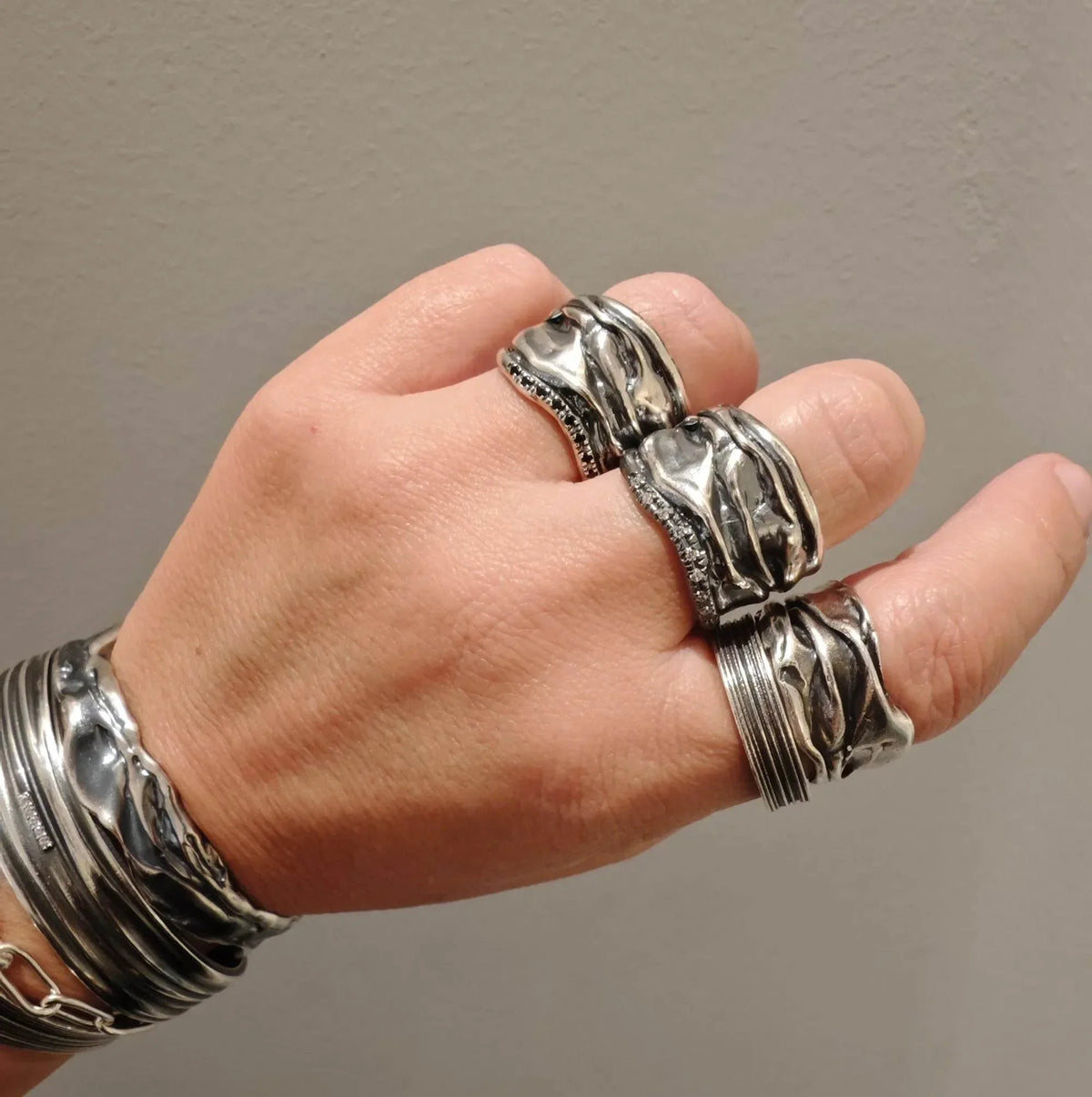 Athenais Nots ring with white or black zircon, wilde, bold dramatic design for powerful women 