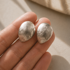 Hidden Treasures – Kelifos Pebble Stud Earrings