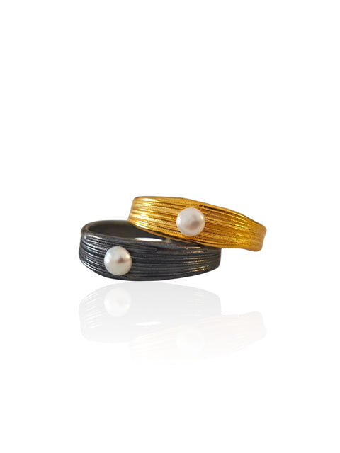 Silver handmade pearl rings by Athenart 
