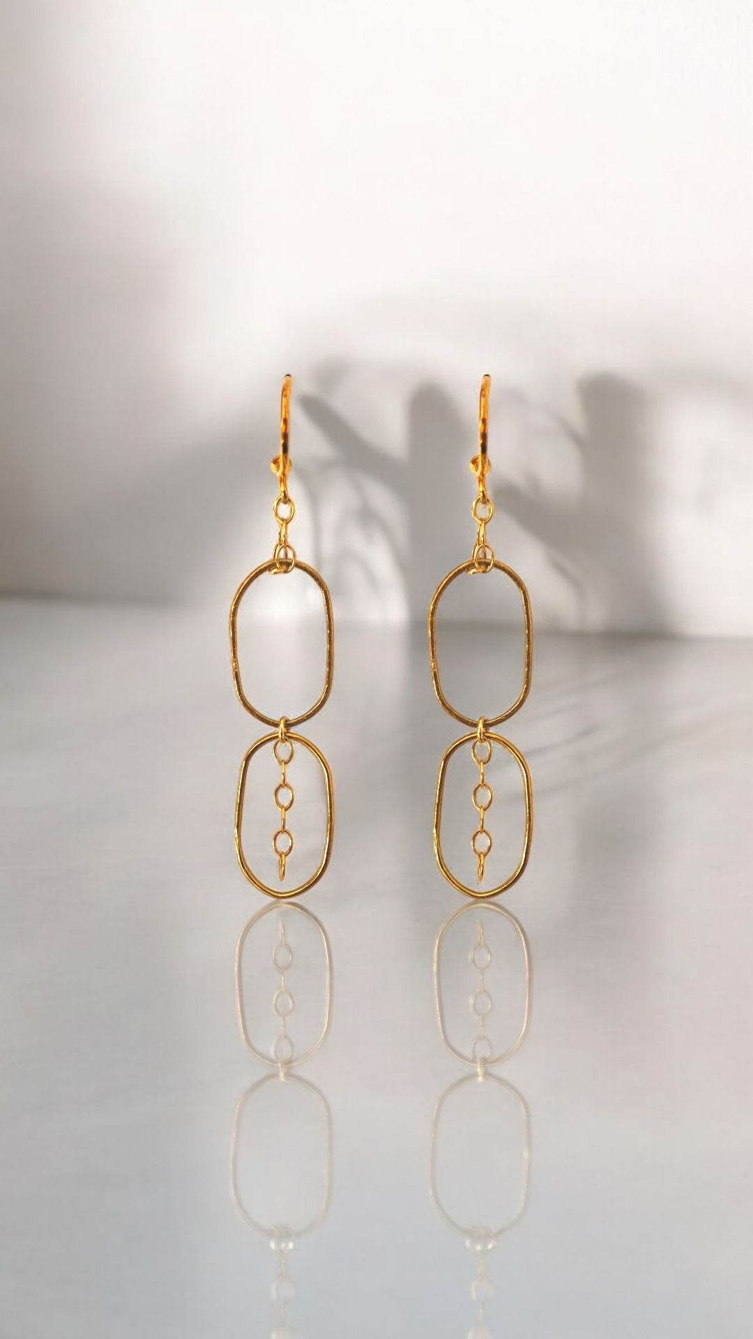 Golden Link Echo Earrings - Athenart 
