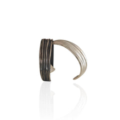 Peplos Wavy Cuff Bracelet - Athenart 
