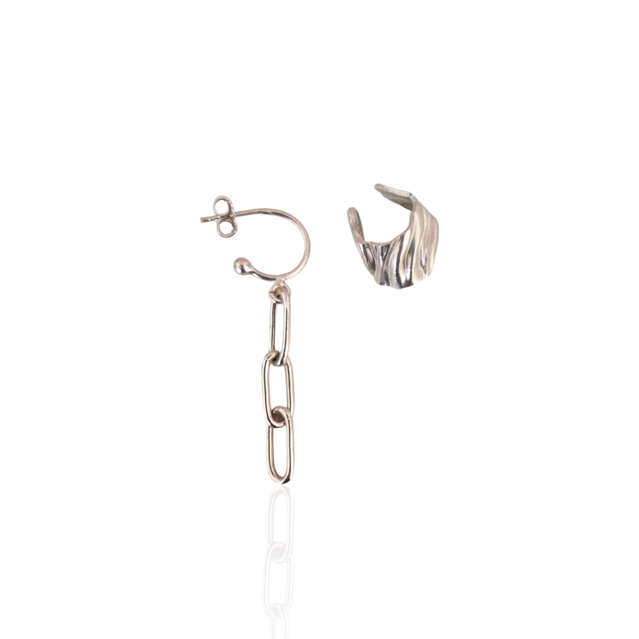 Sculptural Ear Cuff and Chain Link Set by Athenart in Silver 925 with one ear cuff and chain drop earring