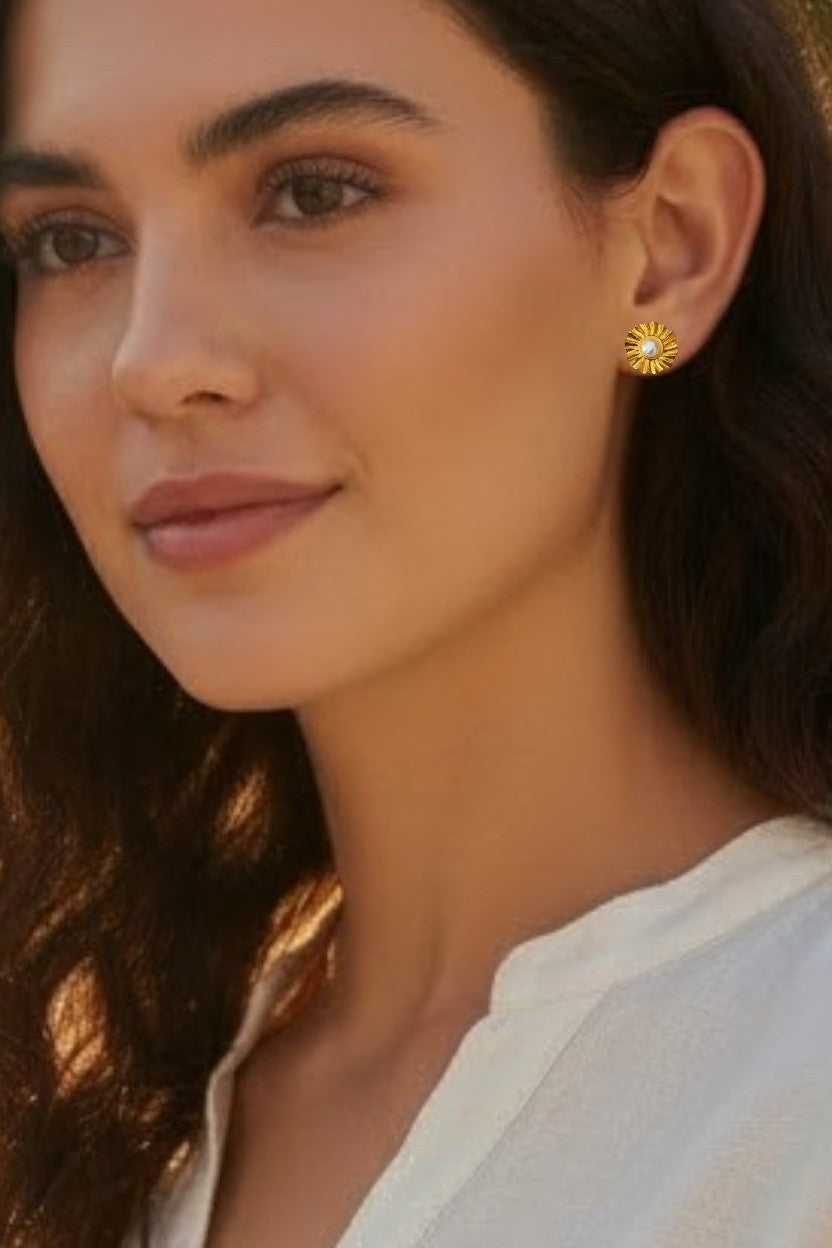 Helios Pearl Sunburst Studs (1cm)